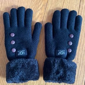 Black knit button gloves